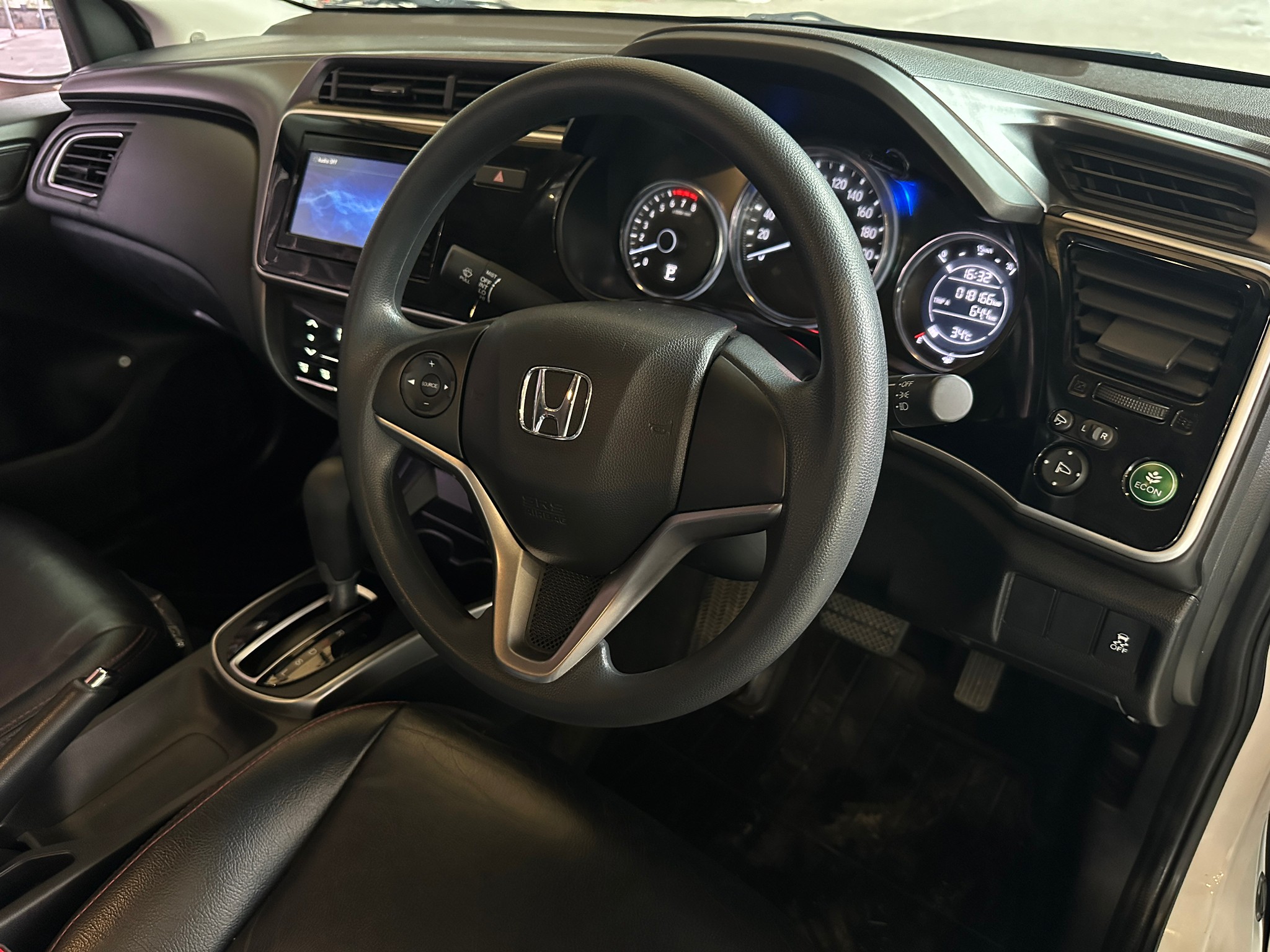 2019 Honda City สีขาว (รูปที่ 15)