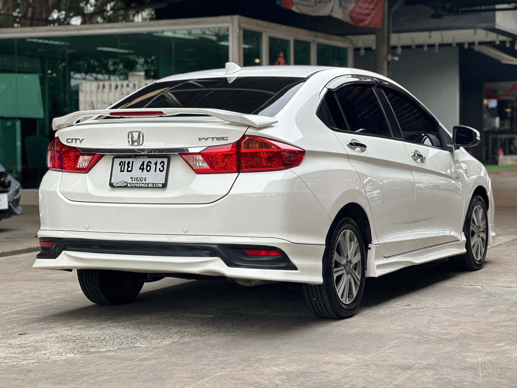 2019 Honda City สีขาว (รูปที่ 4)