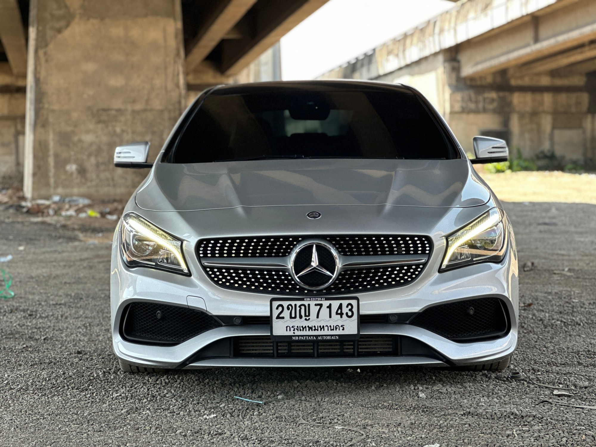 2017 Mercedes-Benz C-Class Coupe C 250 AMG สีเทา (รูปที่ 2)
