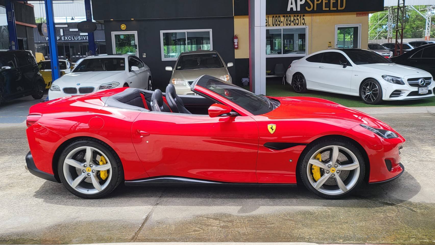 2019 Ferrari Portofino สีแดง (รูปที่ 7)
