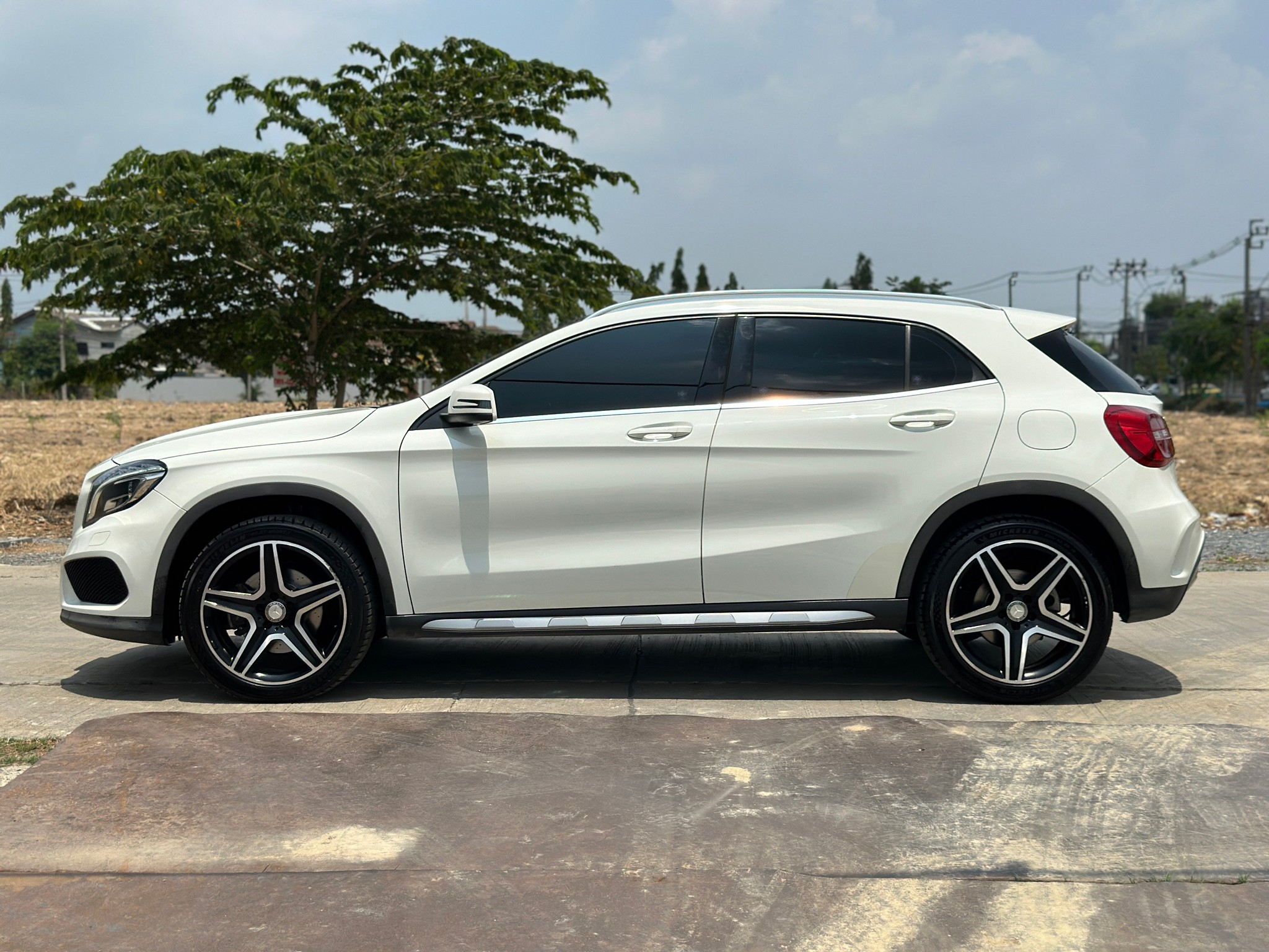 2017 Mercedes-Benz GLA-Class GLA250 สีขาว