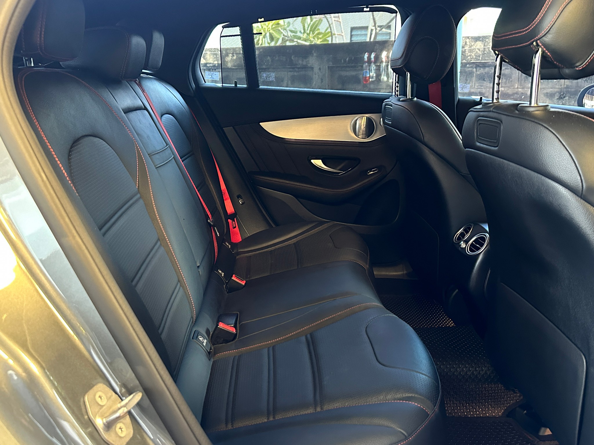 2018 Mercedes-Benz GLC-Class GLC43 สีเทา (รูปที่ 8)