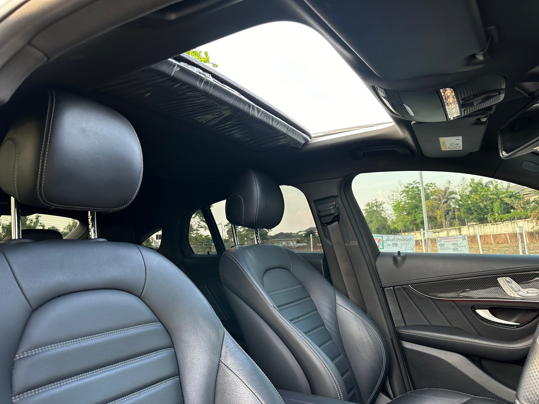 2018 Mercedes-Benz GLC-Class GLC 250 d สีขาว (รูปที่ 17)