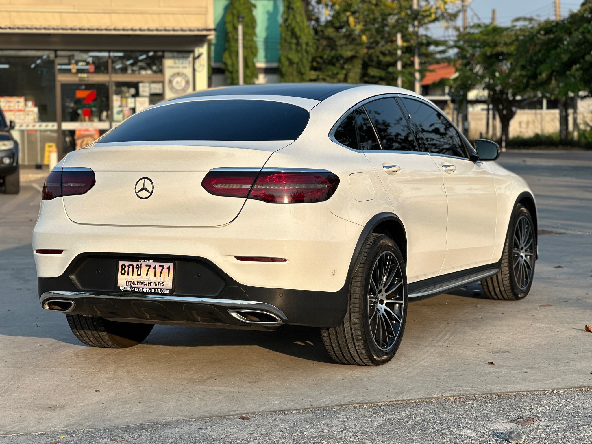 2018 Mercedes-Benz GLC-Class GLC 250 d สีขาว (รูปที่ 4)