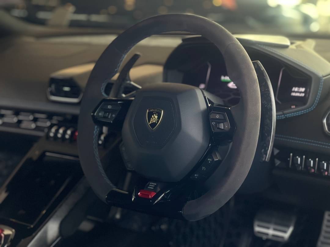 2021 Lamborghini Huracan EVO สีฟ้า (รูปที่ 18)