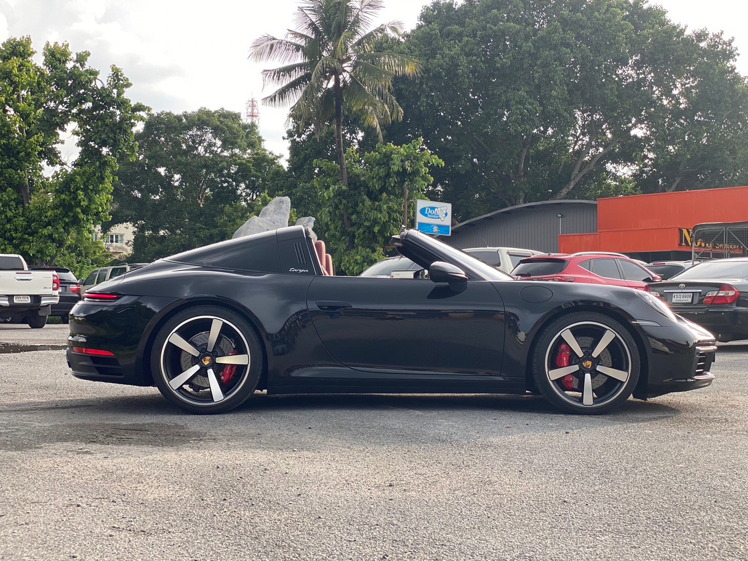 2021 Porsche Carera 991.2 Targa 4S สีดำ (รูปที่ 2)