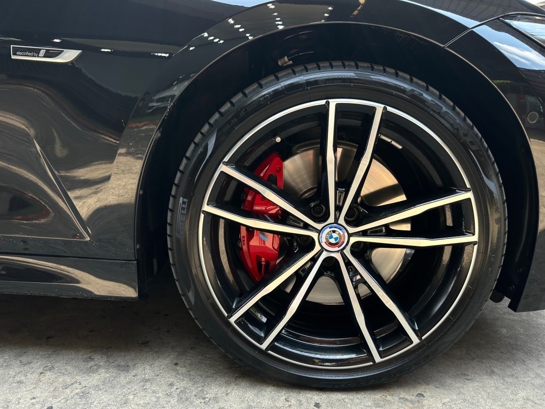 2023 BMW 330e M Sport LCI สีดำ (รูปที่ 12)