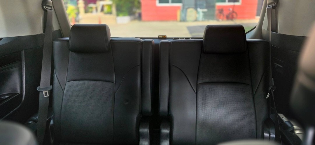2018 Toyota Vellfire สีขาว (รูปที่ 18)