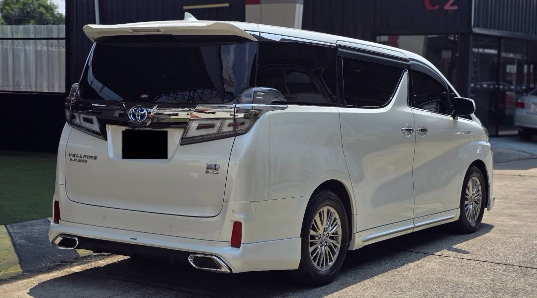 2018 Toyota Vellfire สีขาว (รูปที่ 5)