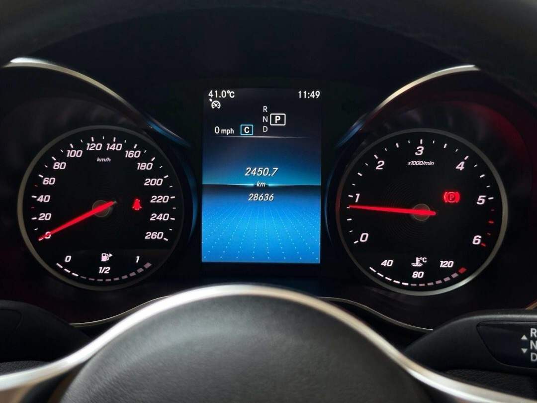 2021 Mercedes-Benz C-Class C 220 d สีขาว (รูปที่ 14)