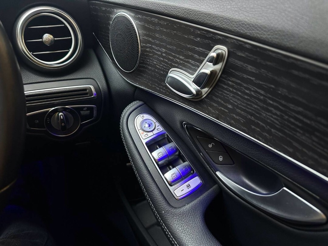 2021 Mercedes-Benz C-Class C 220 d สีขาว (รูปที่ 17)