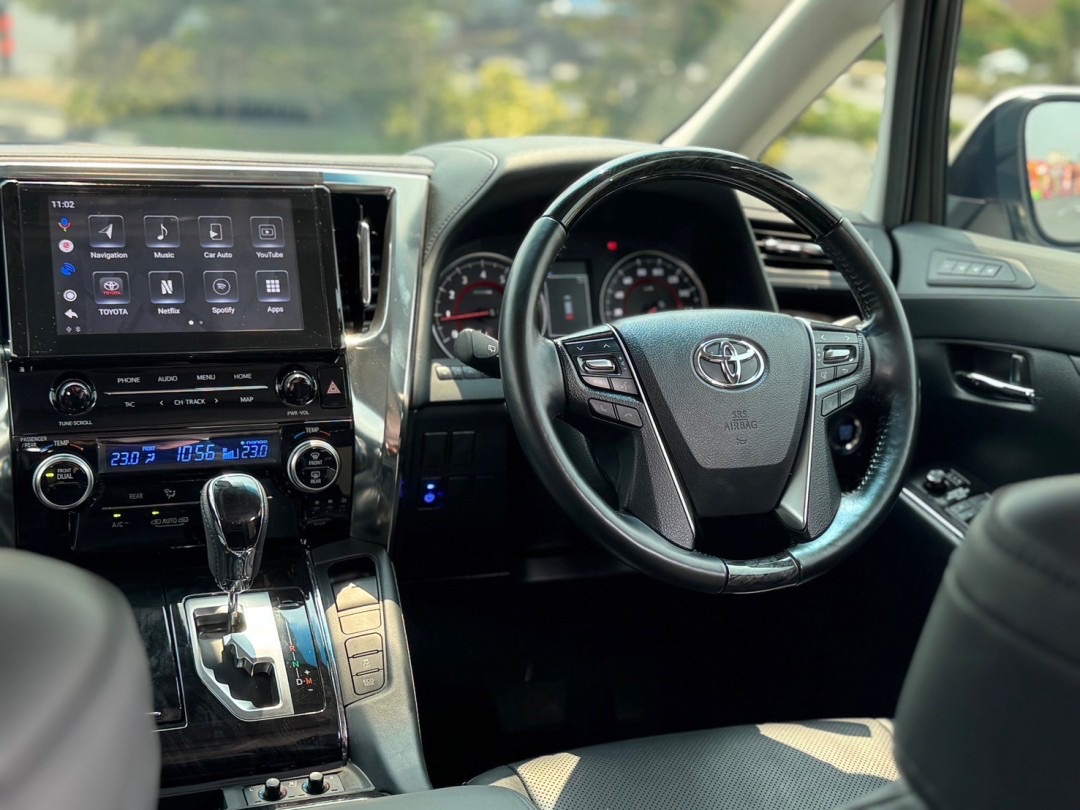 2021 Toyota Alphard สีขาว (รูปที่ 17)