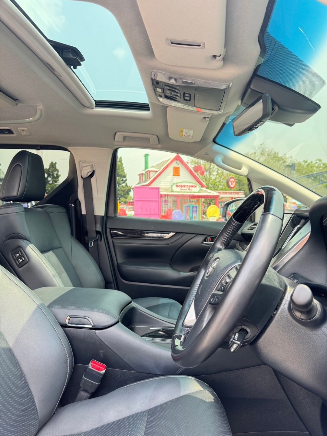 2021 Toyota Alphard สีขาว (รูปที่ 15)