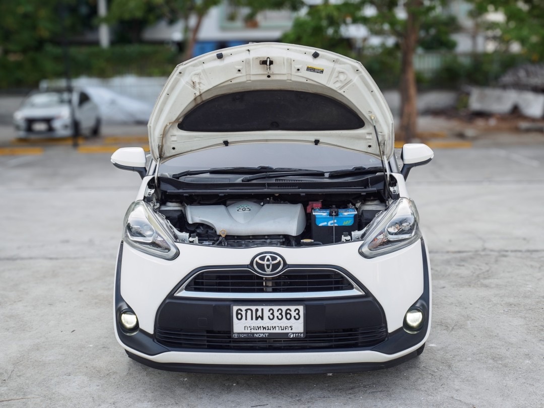 2017 Toyota Sienta สีขาว