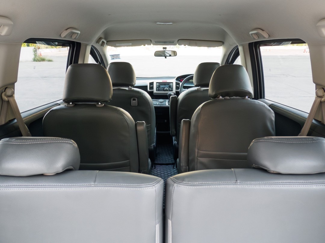 2012 Honda Freed สีเงิน (รูปที่ 15)