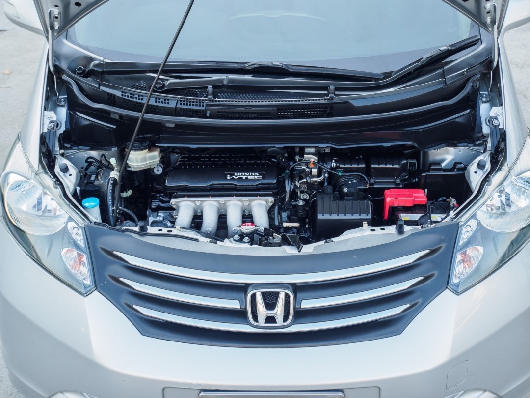 2012 Honda Freed สีเงิน (รูปที่ 19)
