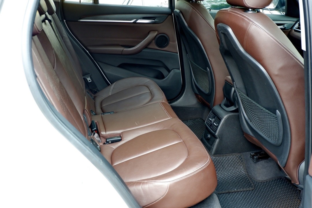 2017 BMW X1 F48 สีขาว (รูปที่ 10)