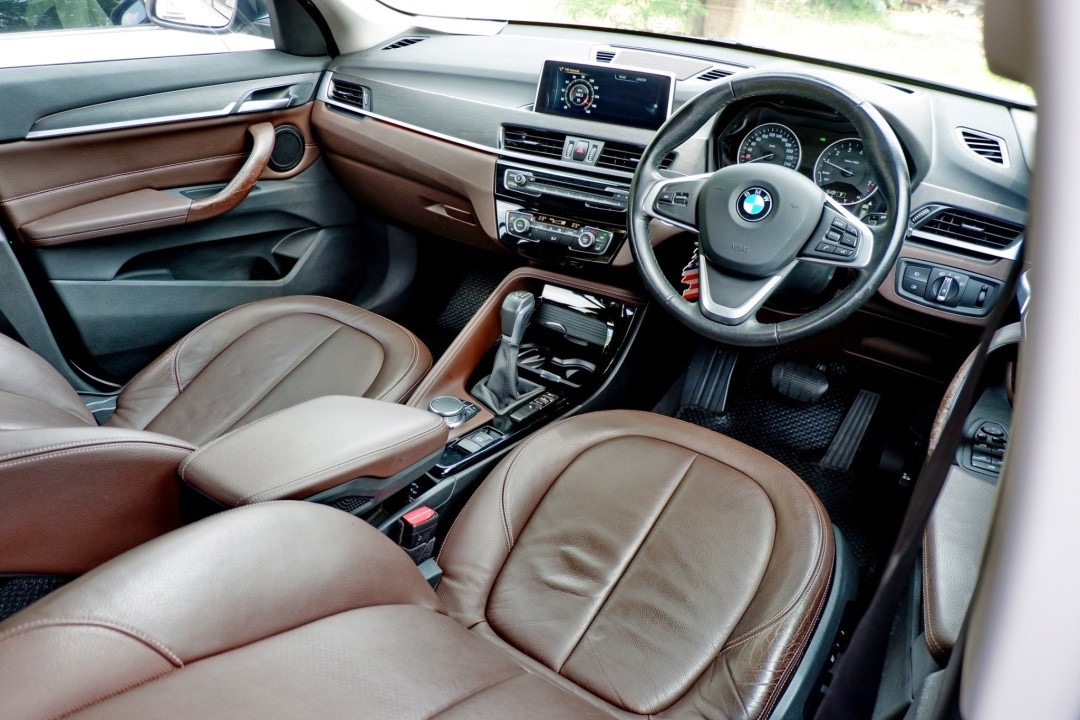 2017 BMW X1 F48 สีขาว (รูปที่ 3)