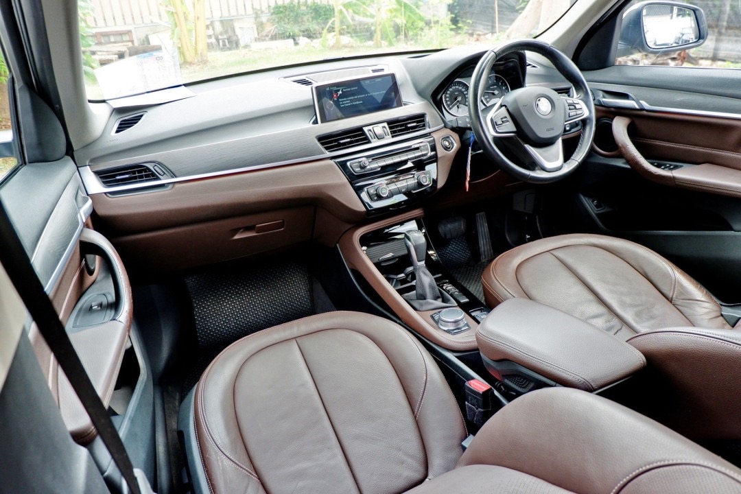 2017 BMW X1 F48 สีขาว (รูปที่ 12)