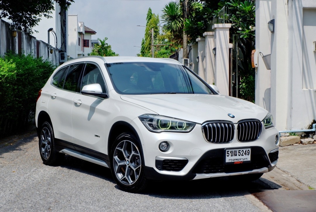 2017 BMW X1 F48 สีขาว (รูปที่ 7)