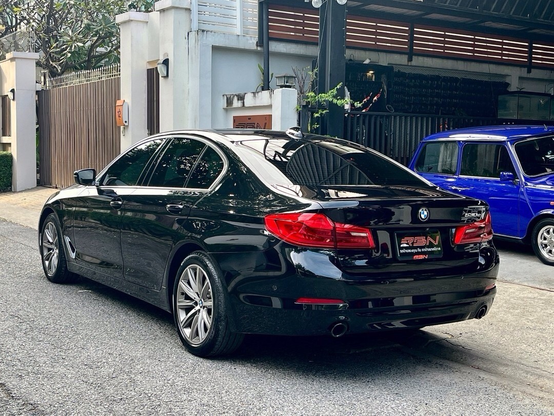 2019 BMW 530e Highline G30 สีดำ (รูปที่ 2)