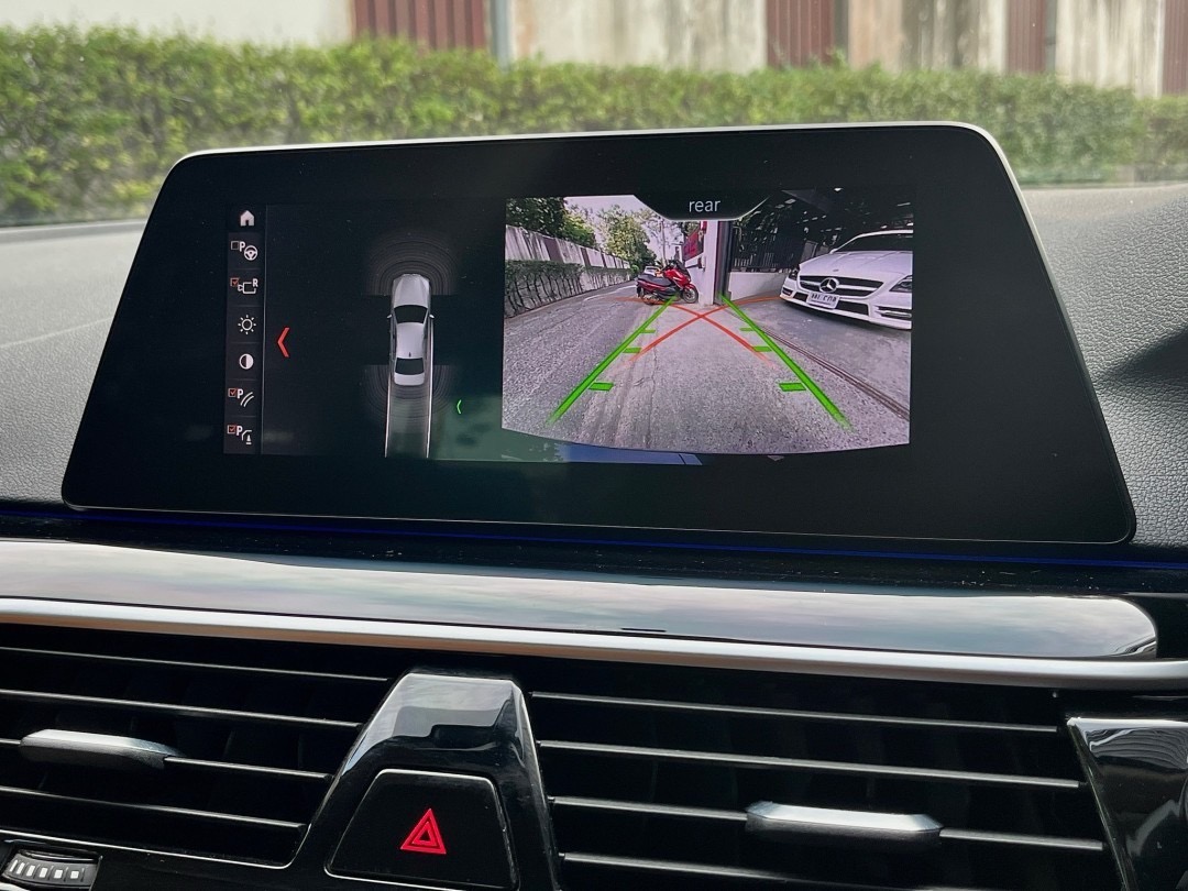 2019 BMW 530e Highline G30 สีดำ (รูปที่ 7)