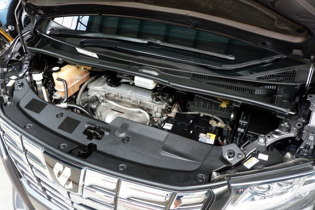 2015 Toyota Alphard สีเทา (รูปที่ 15)
