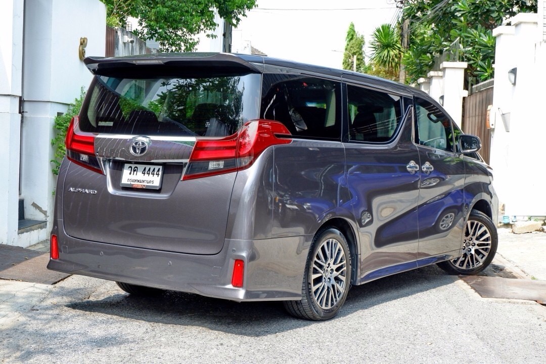 2015 Toyota Alphard สีเทา (รูปที่ 7)