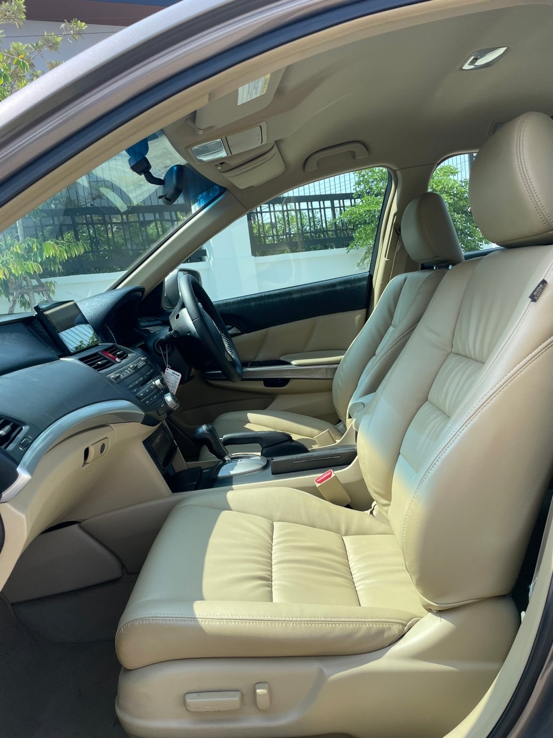 2011 Honda Accord Gen 8 สีน้ำตาล (รูปที่ 16)
