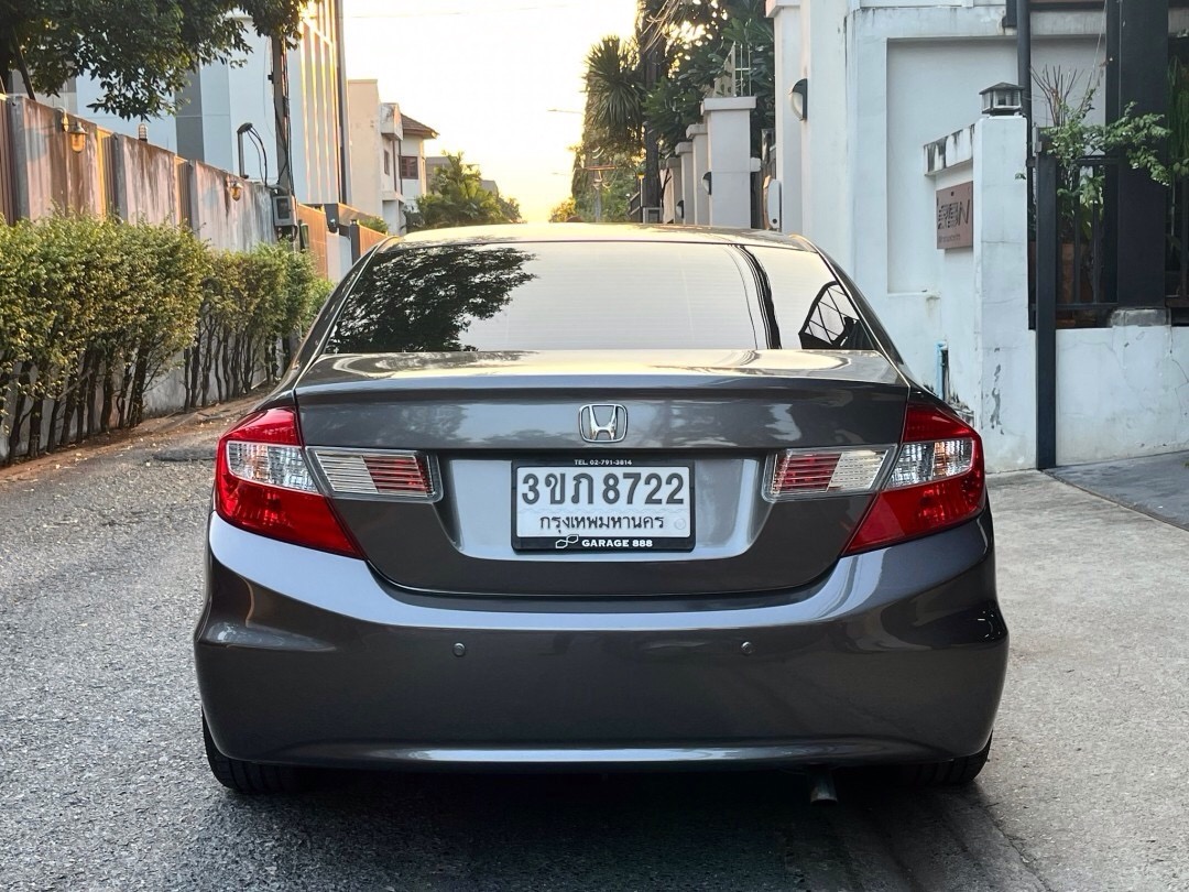 2014 Honda Civic FB สีเทา (รูปที่ 3)