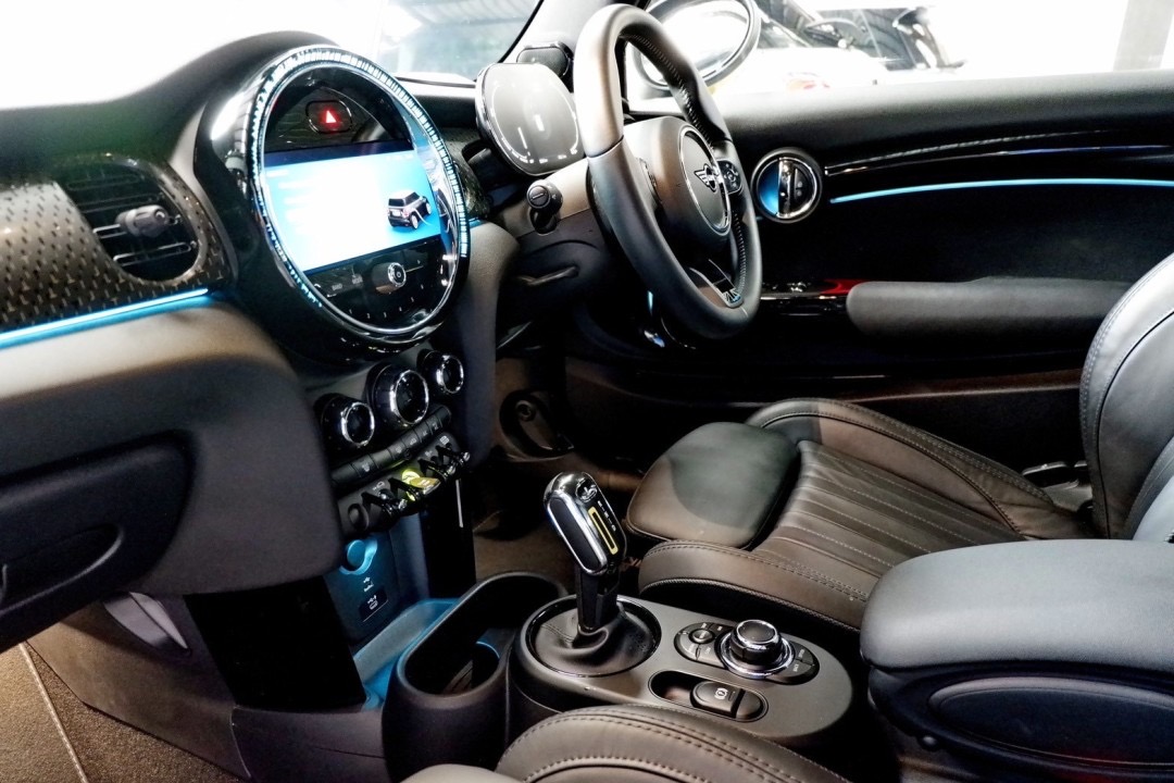 2022 Mini Cooper (Hatch) Look3 F55 (5 ประตู) สีน้ำเงิน (รูปที่ 14)