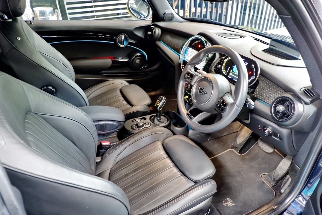 2022 Mini Cooper (Hatch) Look3 F55 (5 ประตู) สีน้ำเงิน (รูปที่ 5)