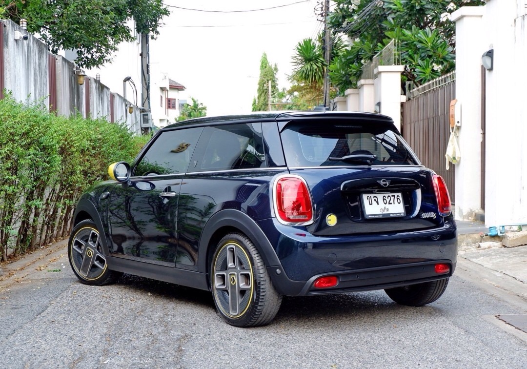 2022 Mini Cooper (Hatch) Look3 F55 (5 ประตู) สีน้ำเงิน (รูปที่ 9)