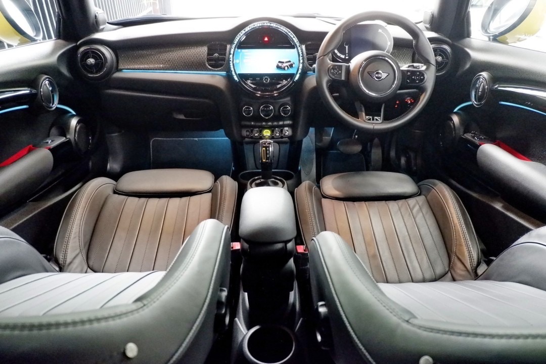 2022 Mini Cooper (Hatch) Look3 F55 (5 ประตู) สีน้ำเงิน (รูปที่ 15)