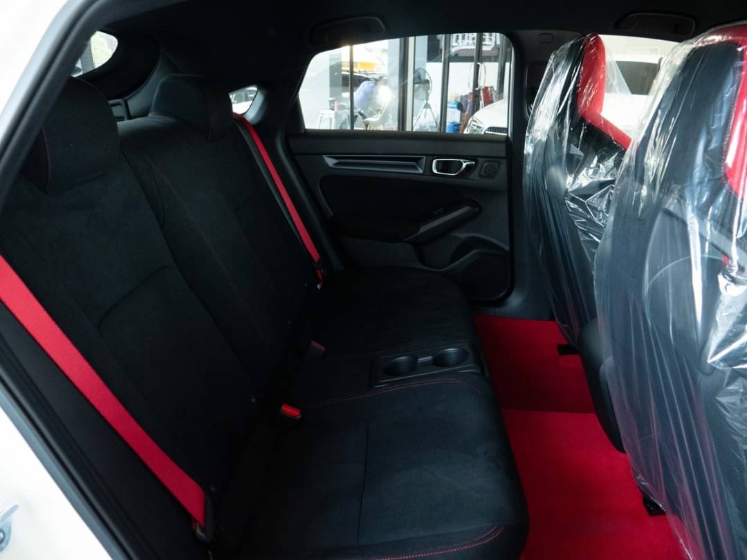 2021 Honda Civic Type R สีขาว (รูปที่ 13)