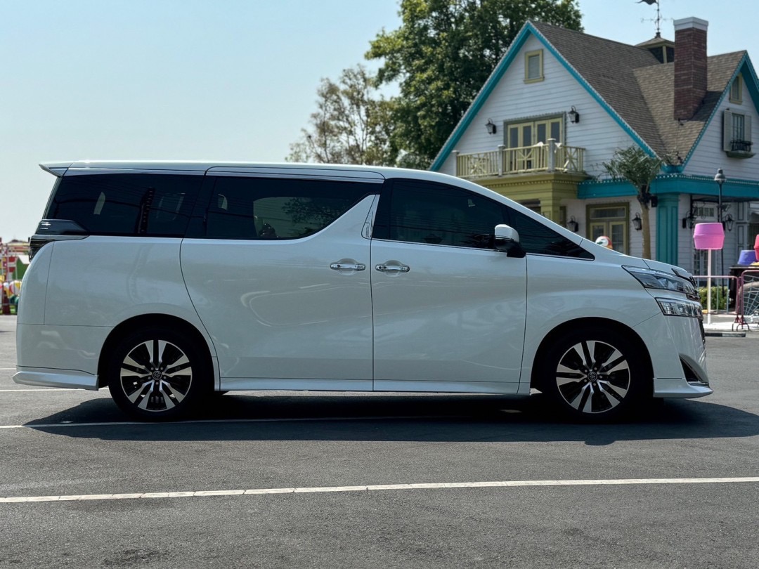 2019 Toyota Vellfire สีขาว (รูปที่ 5)