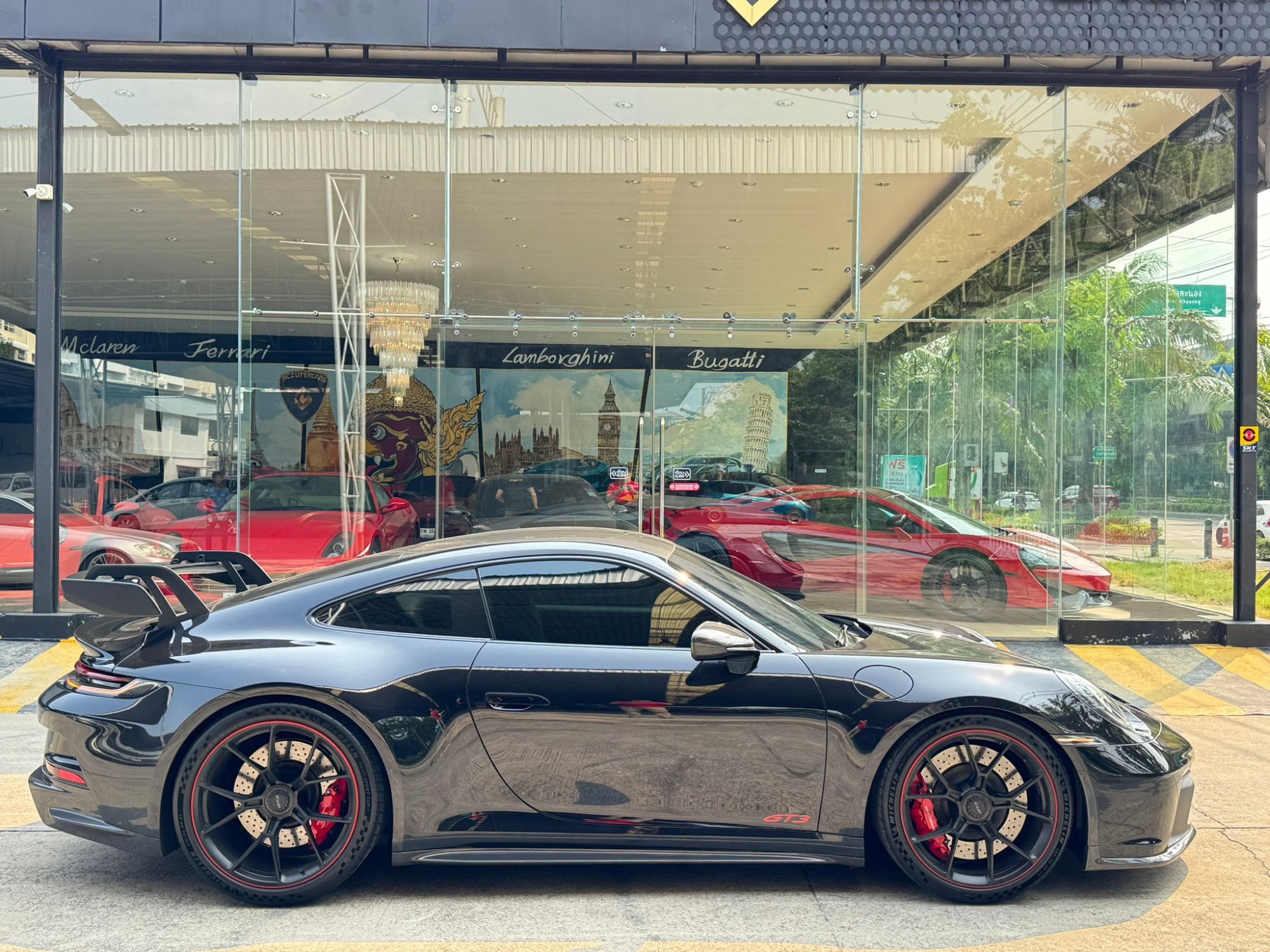 2022 Porsche 992 GT3 สีดำ (รูปที่ 18)