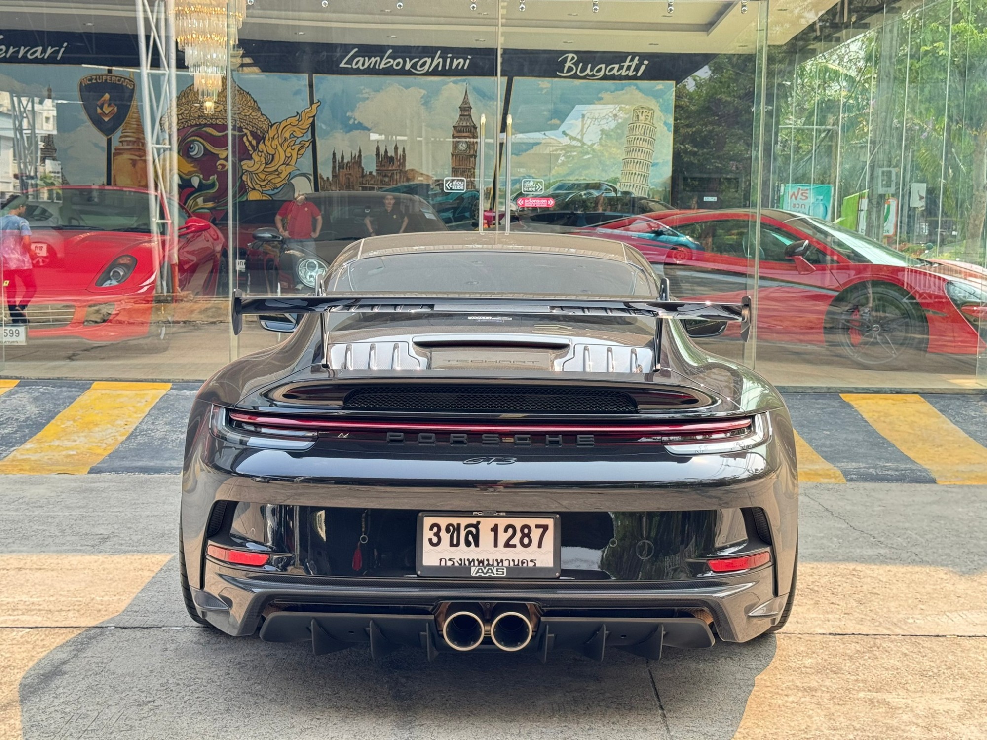 2022 Porsche 992 GT3 สีดำ (รูปที่ 8)
