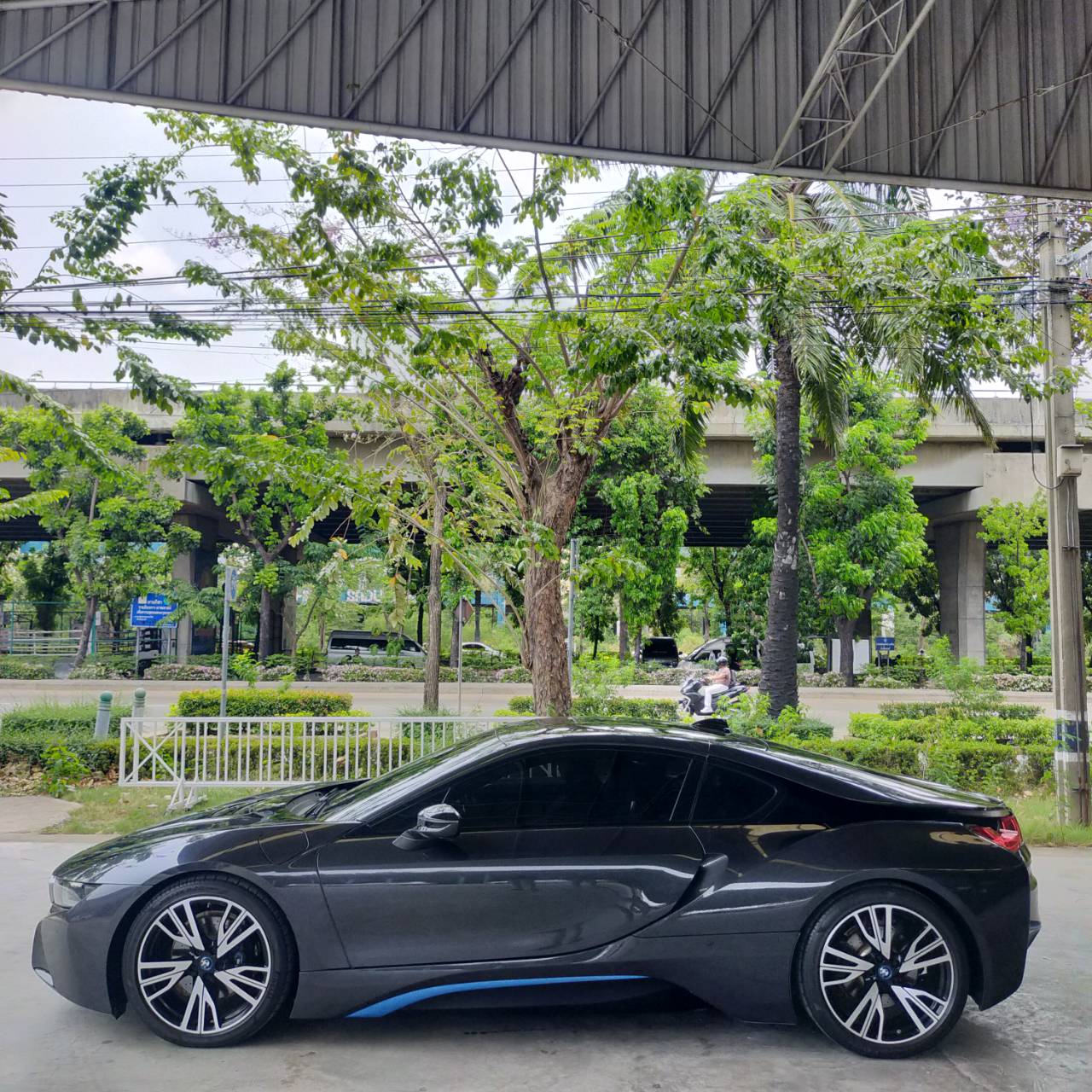 2015 BMW i8 สีดำ (รูปที่ 4)