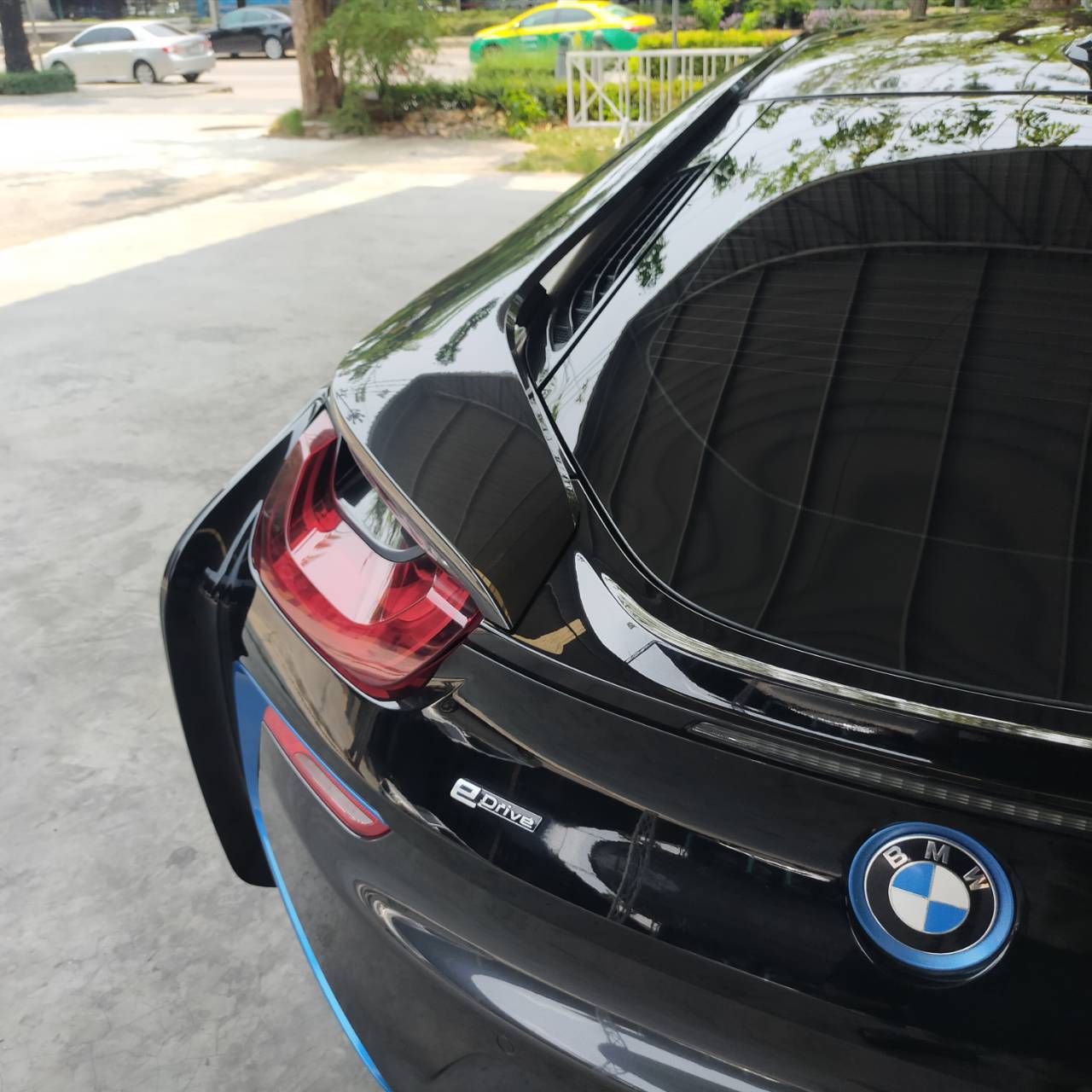 2015 BMW i8 สีดำ (รูปที่ 7)