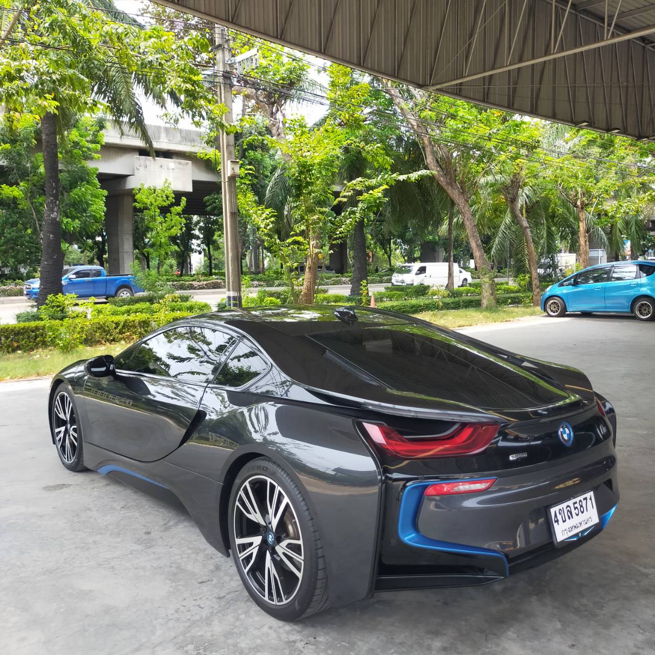 2015 BMW i8 สีดำ (รูปที่ 6)