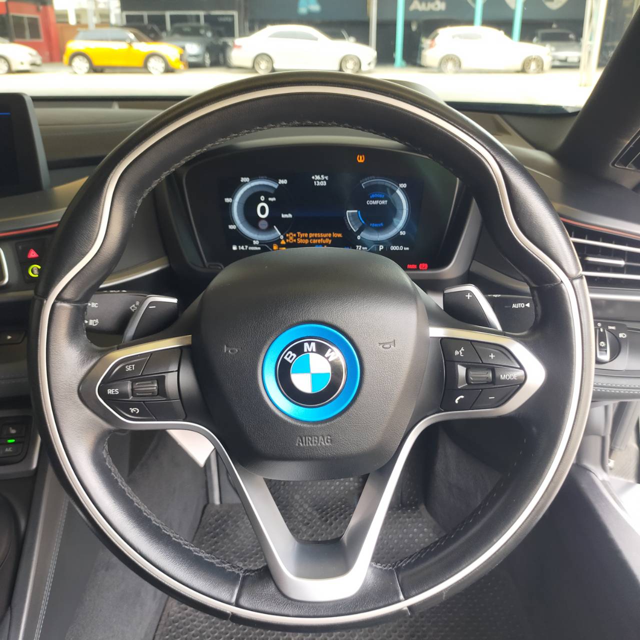2015 BMW i8 สีดำ (รูปที่ 13)