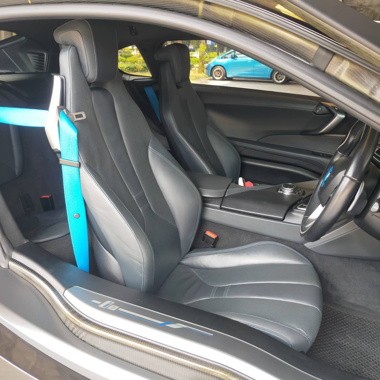 2015 BMW i8 สีดำ (รูปที่ 17)