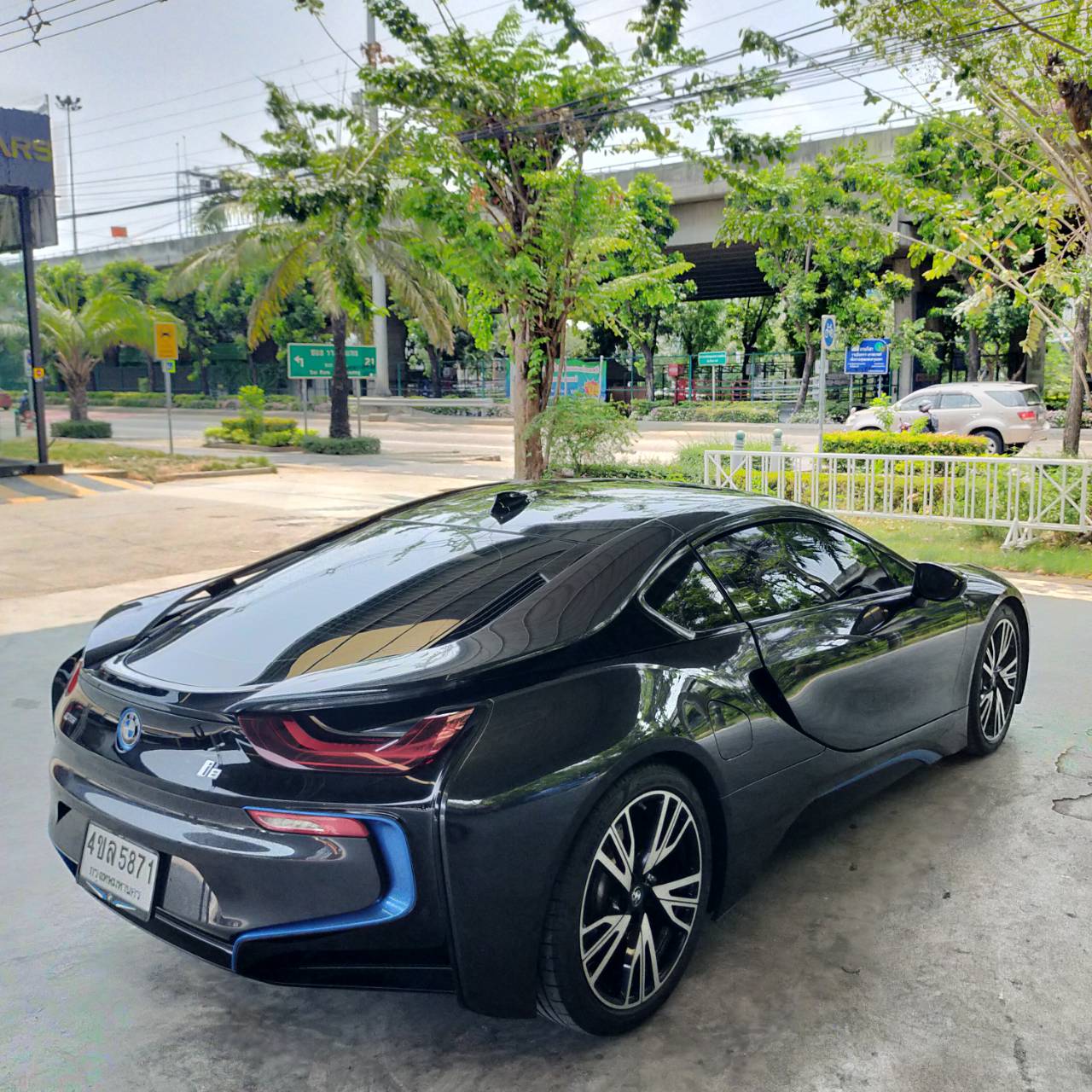 2015 BMW i8 สีดำ (รูปที่ 5)