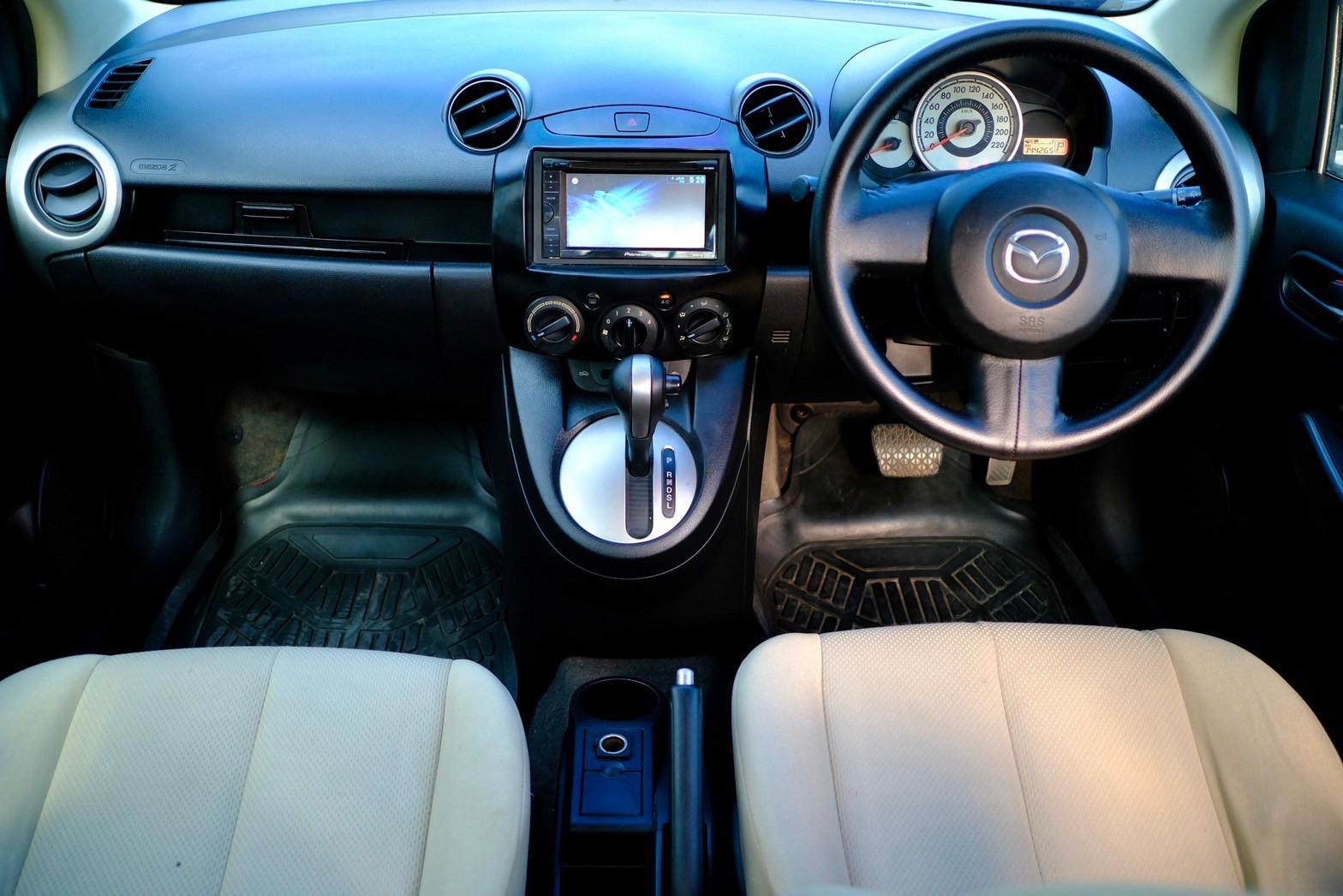 Mazda2 Groove 1.5 ปี2010 auto (รูปที่ 11)