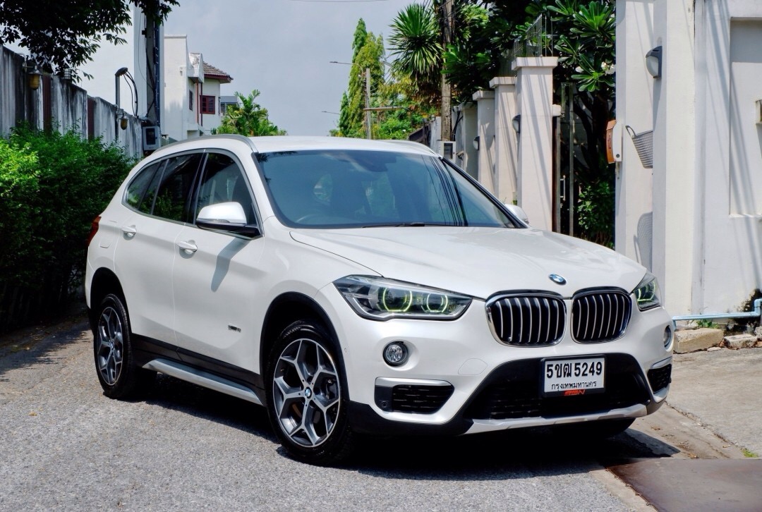 2017 BMW X1 F48 สีขาว (รูปที่ 2)