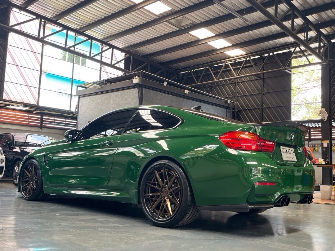 2017 BMW M4 สีเขียว (รูปที่ 2)