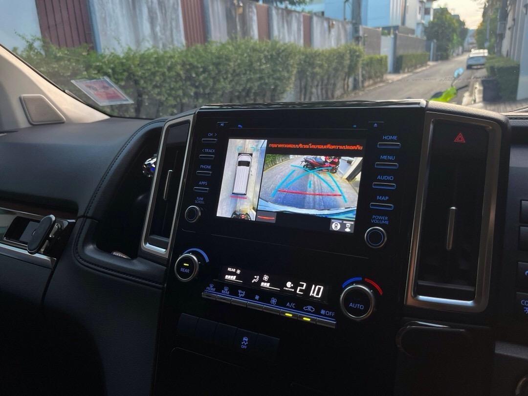 2019 Toyota Vellfire สีขาว (รูปที่ 13)
