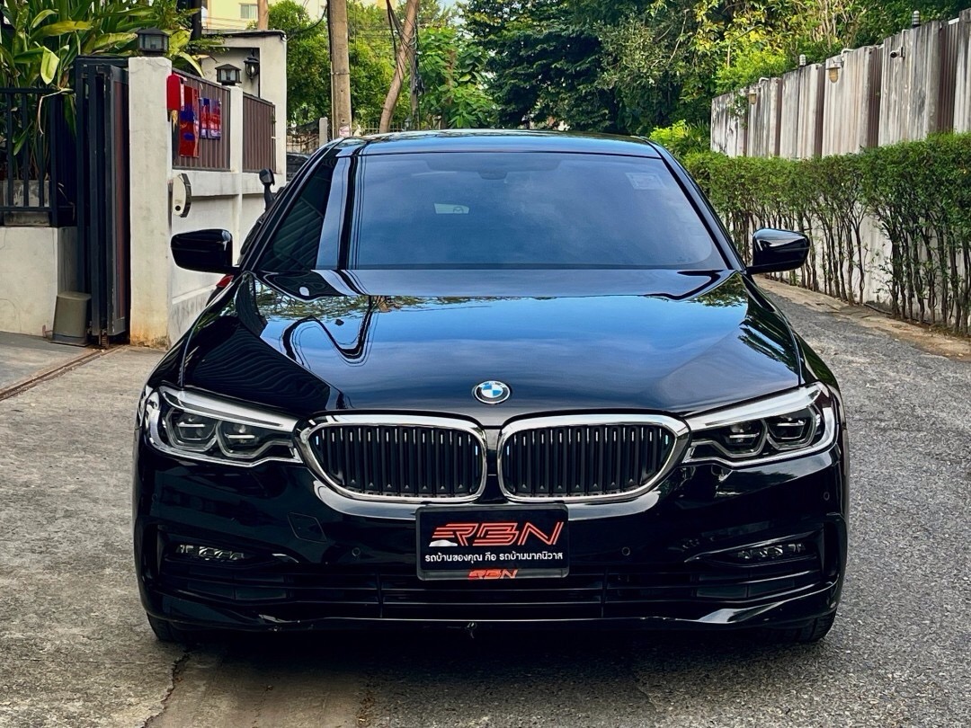 2019 BMW 530e Elite (G30) Plug-in.Hybrid สีดำ (รูปที่ 3)