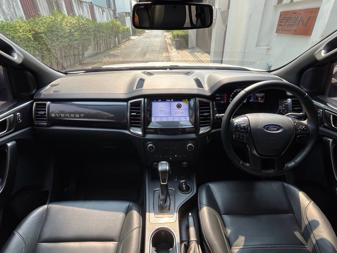 2019 Ford Everest Titanium+ 4x2 สีขาว (รูปที่ 9)